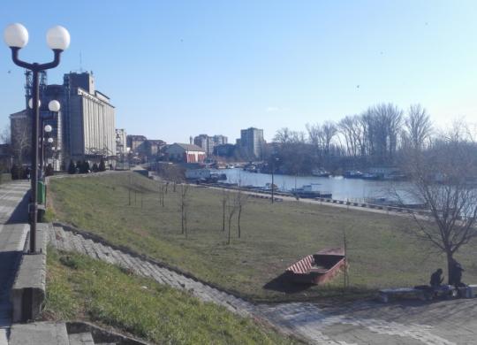 Tamiški_kej,_Pančevo_2018.jpg